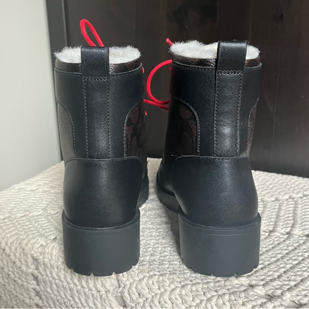 NWT Coach Lorraine Bootie In Signature Canvas and faux shearling lining size 9 - Picture 8 of 13